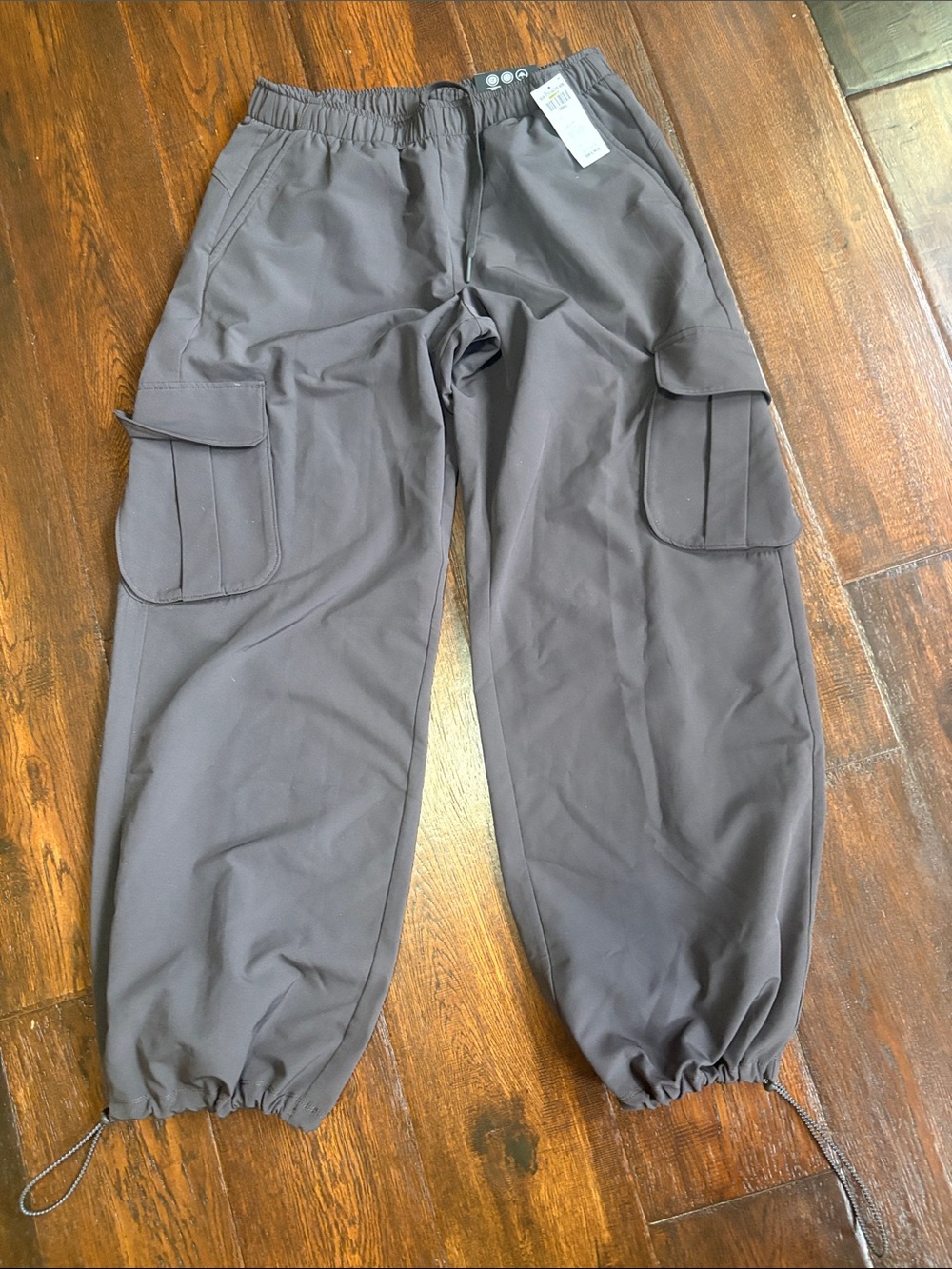 Gilly Hicks Cozy-Lined Cargo Joggers in Dark Brown